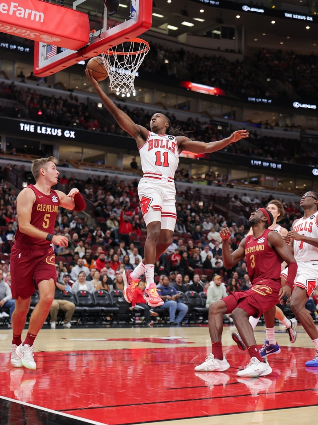 爱游戏体育官方-芝加哥公牛迎NBA季后赛关键赛,今夜战术微调,赛场秩序良好,赛程密集仍需轮换的简单介绍