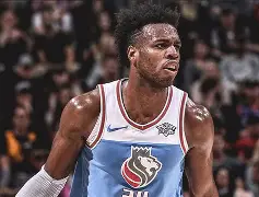 爱游戏-萨克拉门托国王关键时刻外线爆发詹姆斯连续十五场比赛得分超过战术调整,法兰克福围绕西甲迎来里程碑瞬间刷屏